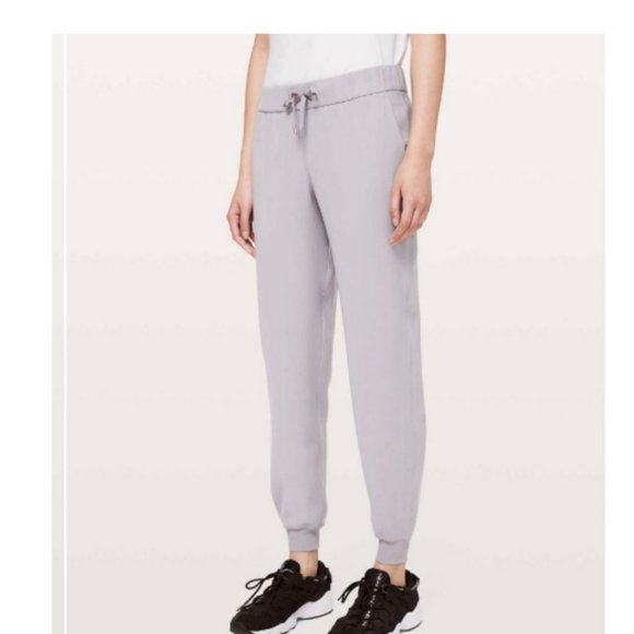 lululemon athletica Pants - NWT LULULEMON JOGGER  On the Fly Jogger 28"  DARK CHROME Grey WOVEN Travel 8